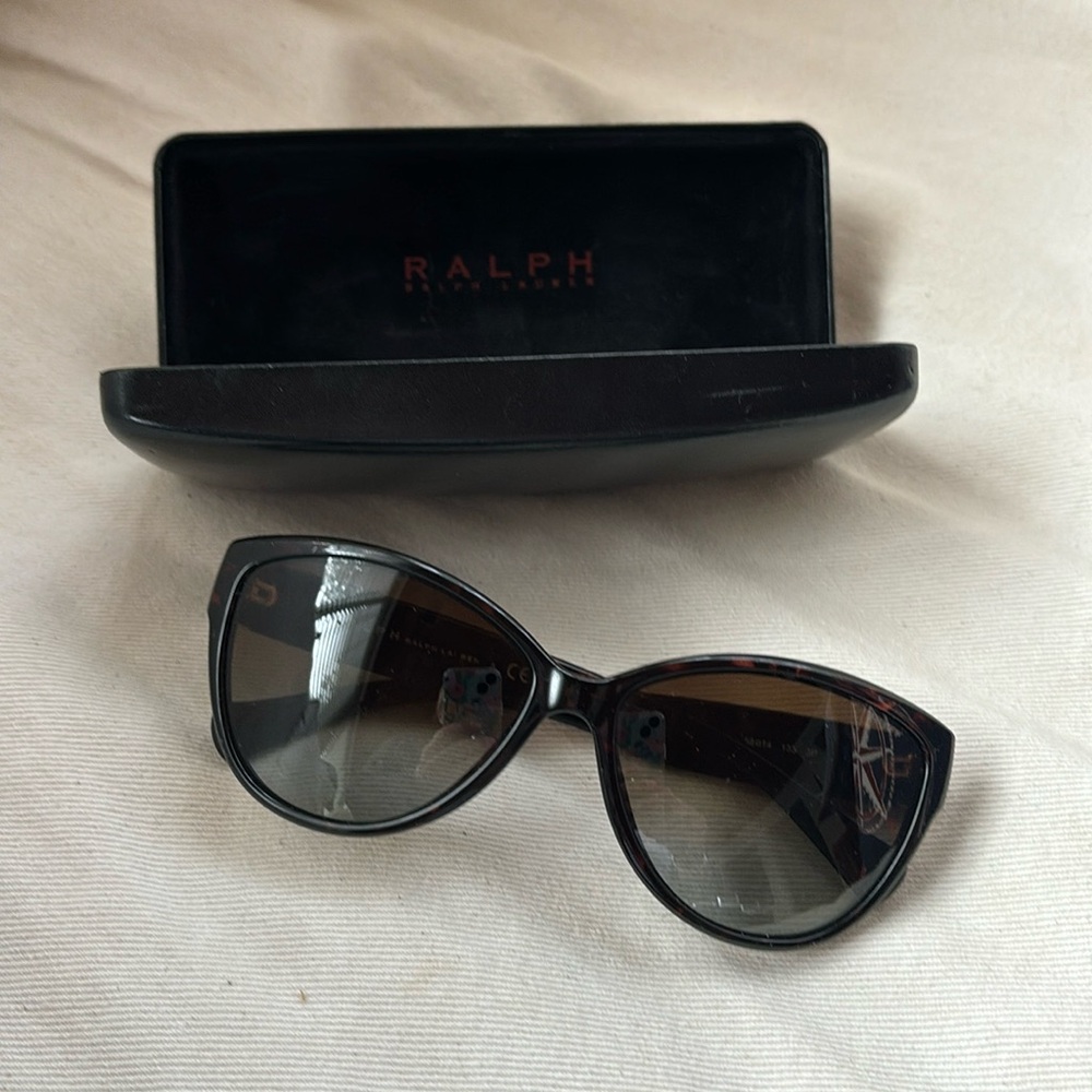 Ralph Lauren tortoise shell polarized women’s sunglasses 🕶️